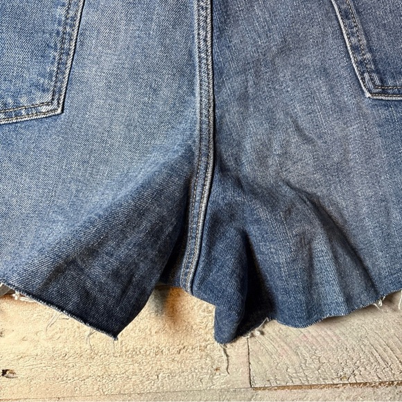 Old Navy O.G. Straight Shorts Cut Off Size 26 High Rise Secret Smooth Pockets - Picture 14 of 16